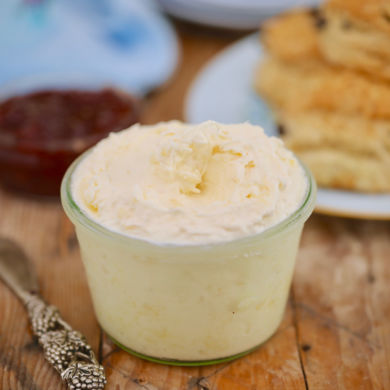 Easy Clotted Cream Recipe (How to Make Clotted Cream 3 Ways)
